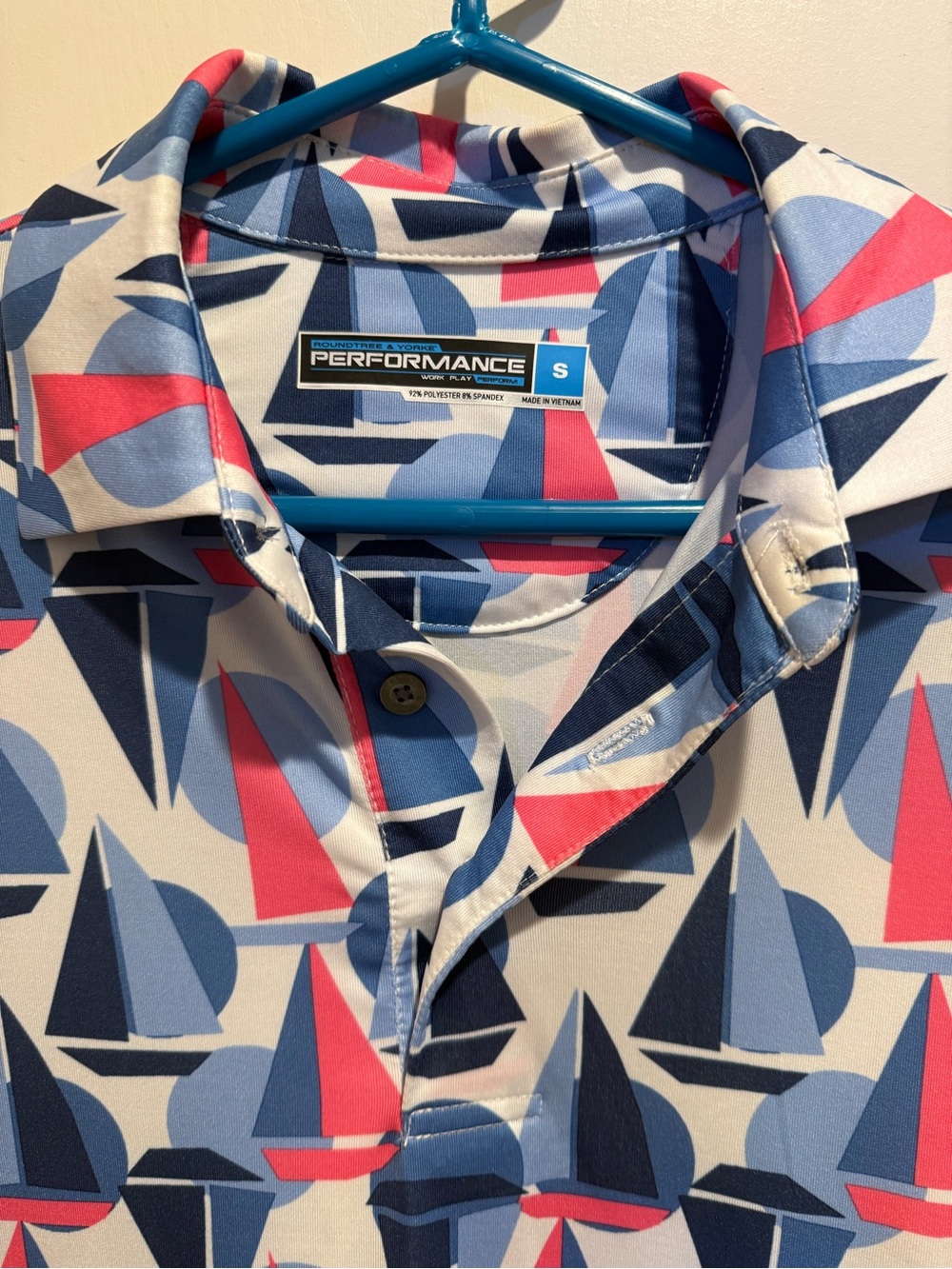 Roundtree & Yorke Men’s Sailboat Print Polo - Blue, Red & White